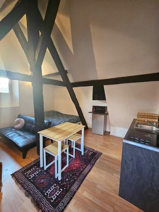 Le Petit Medieval Apartment Montlucon Exterior photo